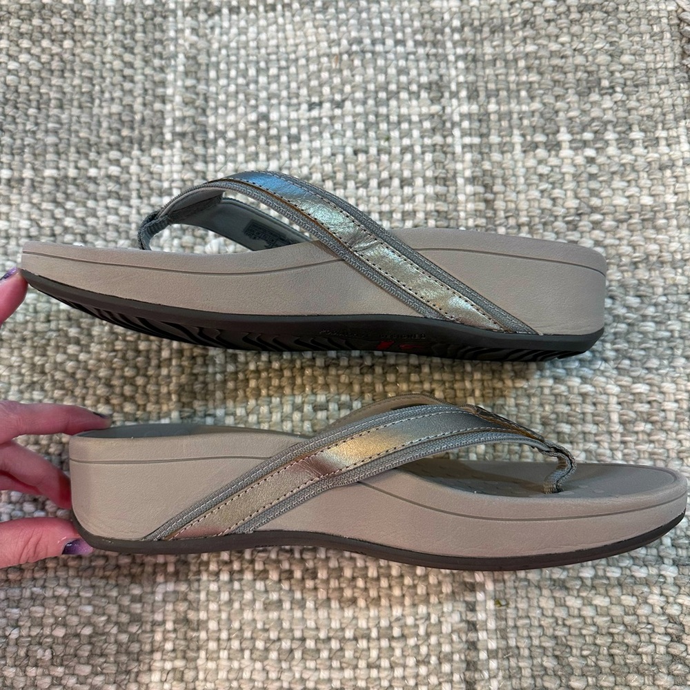 Vionic High Tide Platform Sandal Gunmetal Metallic